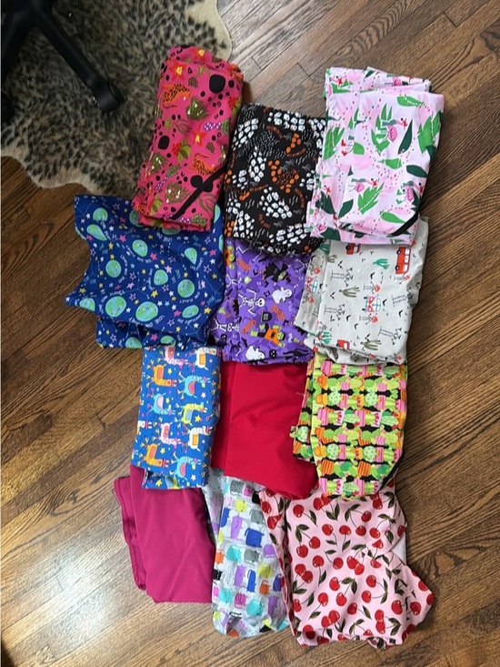 Tops - Women's Scrub Lot